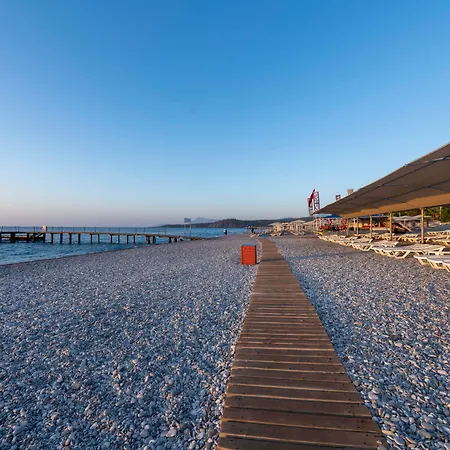 Labada Beach Hotel 5*